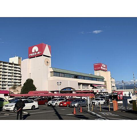 スーパー「アオキスーパーまで100ｍ」東隣接