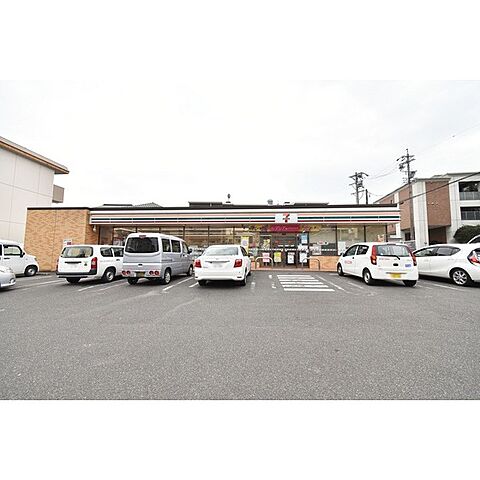 コンビニ「セブンイレブン名古屋一社4丁目店まで170ｍ」