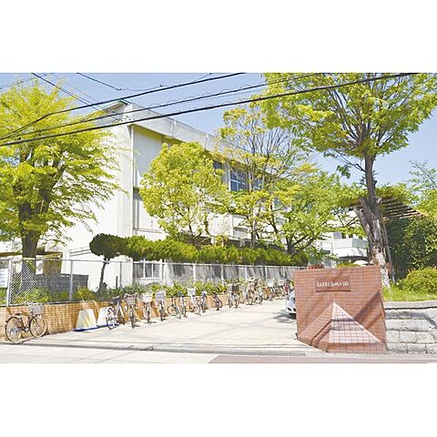 小学校「名古屋市立藤が丘小学校まで355ｍ」