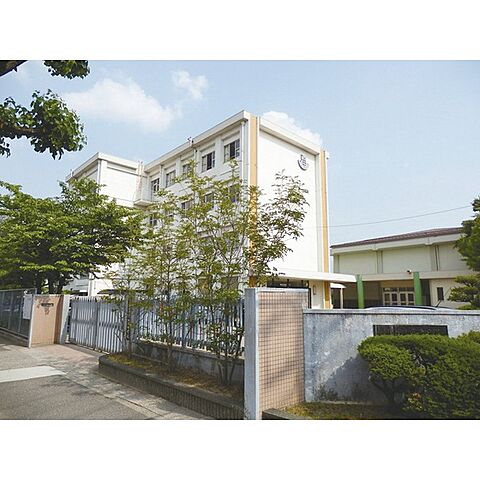 中学校「名古屋市立守山西中学校まで1800ｍ」