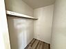洗面：室内干しができる洗面脱衣室。