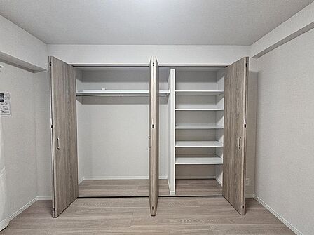 全居室収納スペースあり!荷物が多くても十分に納まります。