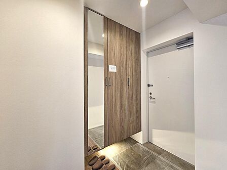 姿見鏡でお出かけ前の身だしなみチェック。