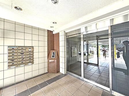 防犯の気になる方におすすめのオートロック付。