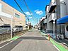 周辺：周辺の街並み、街中にありながら、大通りから1本奥まった場所です！