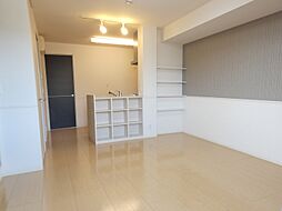 サニーホームズ　A棟 203 2階1LDKのリビング/ダイニング