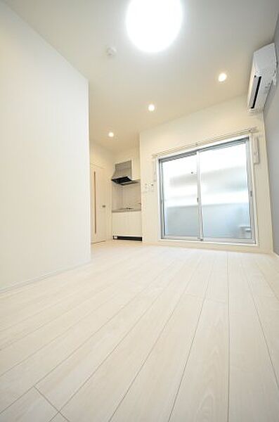 画像3:白やグレー・ライトブラウンのこんな感じのお部屋になります。