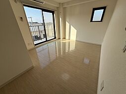 神鉄粟生線 緑が丘駅 徒歩9分の賃貸アパート 3階ワンルームのリビング/ダイニング