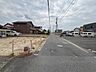 外観：南側前面道路の様子です。