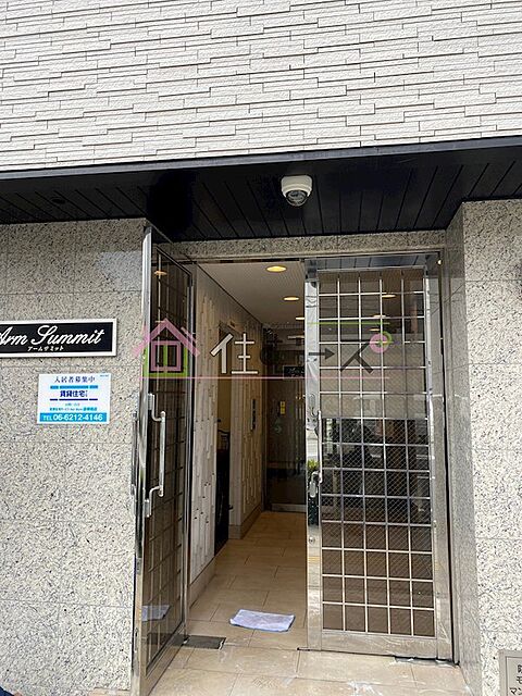 8 / 18