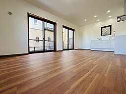 鎌ケ谷市中佐津間１丁目　中古戸建 4LDKのリビング/ダイニング