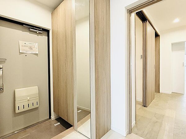 玄関を拡大表示