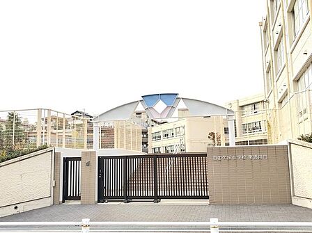 名古屋市立自由ヶ丘小学校■校訓「強く・正しく・仲良く」豊かな人間性と実践力をもつ児童の育成を目指しています。 670m