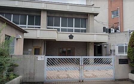 名古屋市立千種小学校■自分らしさを発揮し、互いに認め合う心をもち、生き生きと活動する児童の育成を目指しています 450m