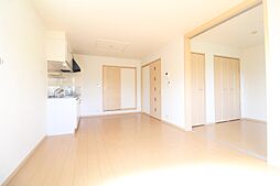 カーサ・パーシモン 2階2LDKのリビング/ダイニング