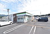 ファミリーマート湧水町栗野橋店 969m
