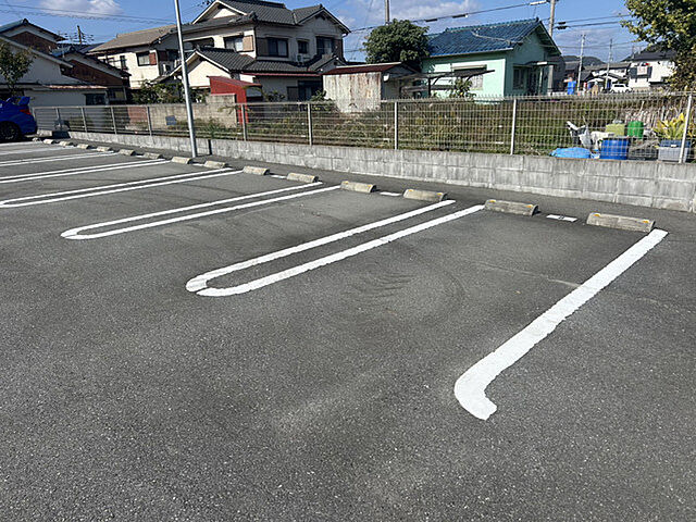 8 / 9