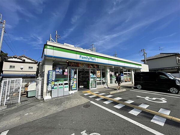 画像19:ファミリーマート 星田駅東店（409m）