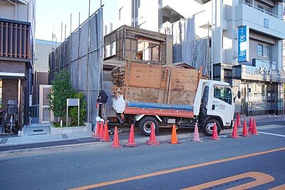 外観：現在、古家が残っています。お引き渡し時期や条件については、お気軽にお問い合わせ下さい。