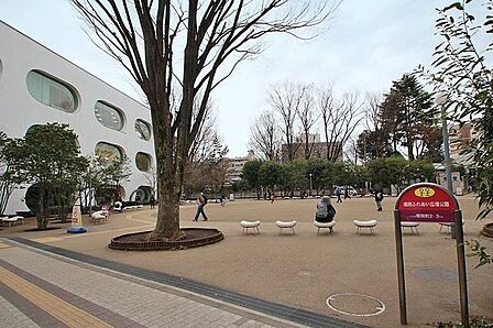 境南ふれあい広場公園 徒歩5分。 400m