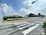 その他：南向きの建築プランが可能なので、陽当たりに優れた住まいを実現していただけます。ドラッグストア・コンビニ・郵便局などが1ｋｍ圏内に揃い暮らしやすいい住環境です。