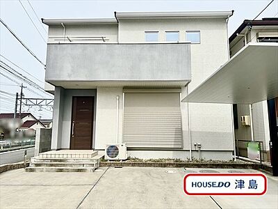 外観:2011年1月築の2SLDK中古戸建。環境に優しい太陽パネル付きオール電化住宅。南西角地なので開放的で陽当たり良好。名鉄渕高駅まで徒歩5分、通勤通学に便利。 外観:2011年1月築の2SLDK中古戸建。環境に優しい太陽パネル付きオール電化住宅。南西角地なので開放的で陽当たり良好。名鉄渕高駅まで徒歩5分、通勤通学に便利。