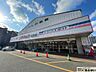 周辺：マルキョウ松田店 徒歩11分。徒歩3分生活に必要な食品や消耗品がそろうスーパーが近くにあると生活の利便性も高まりますね♪ 810m