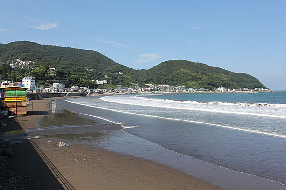 宇佐美海岸まで...