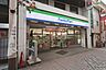 周辺：ファミリーマート桃谷商店街東店 164m