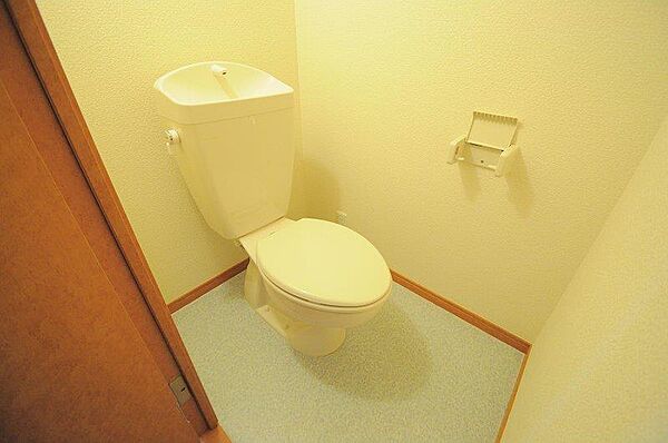 画像9:広々したキレイなトイレ