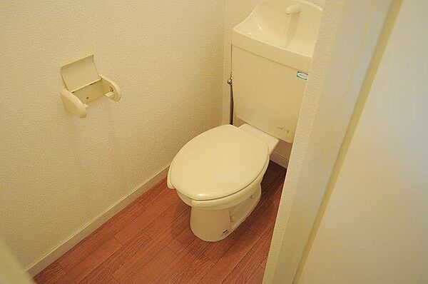 画像6:広々したキレイなトイレ