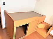 ベッド付き。ベッド下収納あり。
