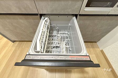 ～食器洗浄機～食器洗浄機能付！大きな汚れだけシンクで流してセットすれば、洗い物の時間を大幅に削減できますので、大変便利になっております！［2026年3月30日撮影］
