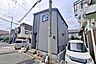外観：～物件の外観（北西側から）～東側を県道42号雨傘s機宝塚線(尼宝線)が走っており、北側を天王寺川が流れています。［2026年9月10日撮影］