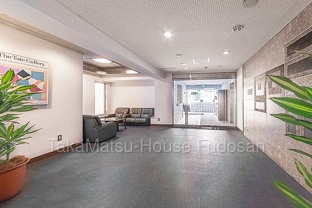 エントランス 東急東横線 都立大学駅 徒歩6分