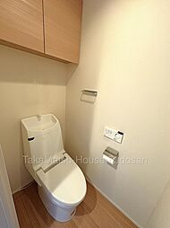 トイレに収納もございます