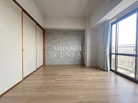 約11.6帖　＊ＣＧ加工写真（実際は居住中につき家具等ございます） 