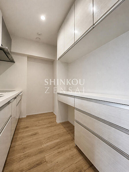 約3.2帖　＊ＣＧ加工写真（実際は居住中につき家具等ございます） 