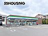 周辺：ファミリーマート上尾小敷谷東店 徒歩7分。 530m