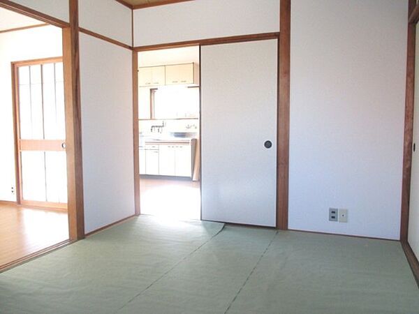 画像14:落ち着く畳のお部屋です