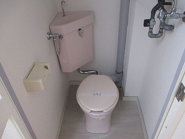 画像3:清潔感のあるトイレです