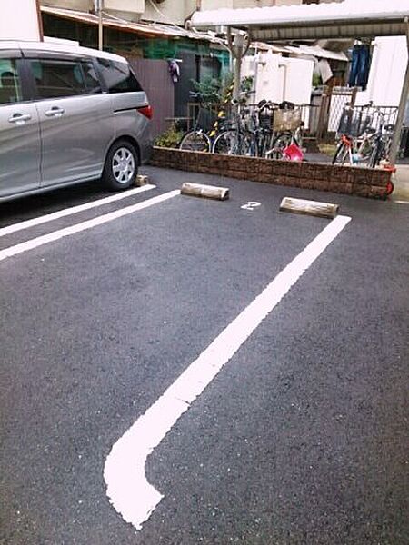 画像12:駐車場