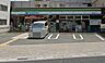 周辺：【コンビニエンスストア】ファミリーマート　荒井町千鳥店まで562ｍ