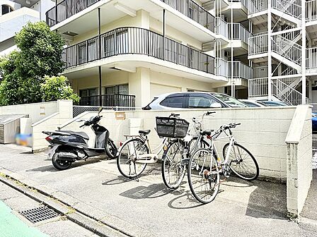 ■自転車を使うご家族にも安心の駐輪スペースを敷地内にご用意