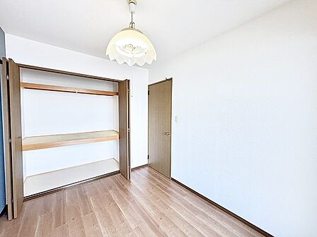 ■落ち着いた雰囲気のお部屋で心が安らぐ空間