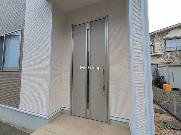 玄関を拡大表示