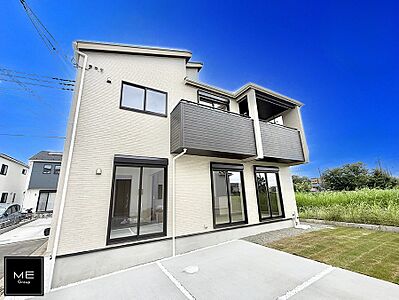 外観:1号棟 ■暮らしを彩る充実した設備仕様が備わった住まい 外観:1号棟 ■暮らしを彩る充実した設備仕様が備わった住まい