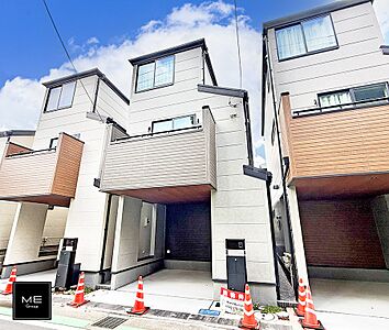 外観：2号棟  ■暮らしを彩る充実した設備仕様が備わった住まい