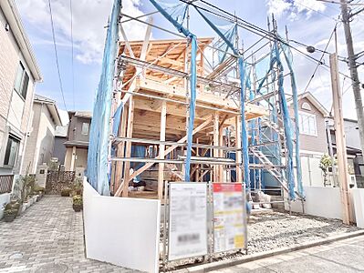 外観:1号棟 ■暮らしを彩る充実した設備仕様が備わった新築戸建 ※一部AI加工を施しております 外観:1号棟 ■暮らしを彩る充実した設備仕様が備わった新築戸建 ※一部AI加工を施しております