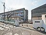 周辺：小学校 900m 横浜市立東本郷小学校